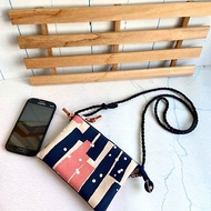 幾何方塊五層斜背包 可放手機、護照 附贈可調式編織袋日本棉