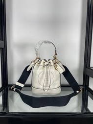 🎀Brand New Free Shipping💙COACH Dempsey 迷你水桶包 斜挎包 荔枝紋皮革｜Color 白色｜size 17x14x9💙配件全齊適合送禮 嚴格檢測貨品絕對完美 自用 