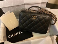Chanel camera bag vanity case caviar black  (not mini size can put iphone) 牛皮 荔枝皮