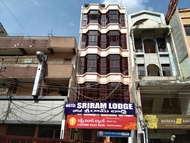 斯里拉姆小屋飯店 (Hotel Sriram Lodge)