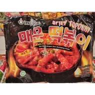Topokki with spicy gochujang sauce
