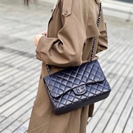 ✨Chanel Jumbo 深藍色銀扣 包型立體 內裡乾淨 💙