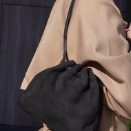 【 日本直送 名牌中古包 】LOEWE 羅威 手提包 黑色 Anagram 麂皮 迷你包 vintage 古董 ysb4mf