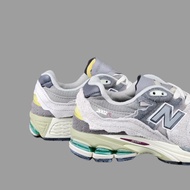 Sepatu NB 2002R Protection Pack Rain Cloud