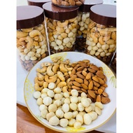 500g box mixed with 3 types of premium nuts (almonds, macadamia nuts, cashew nuts)