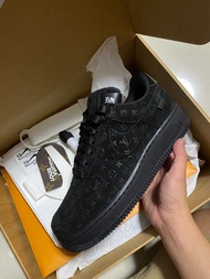 Louis  Vuitton x nike Air Force 1 black  size 8