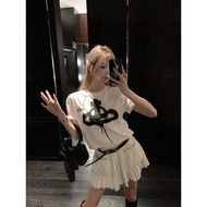 IMMR [พิพิธภัณฑ์แฟชั่น] Vivienne Westwood เสื้อยืดผู้หญิงแขนสั้นเสื้อลำลองขาว2023ของแท้ทรงหลวมใหม่