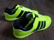 碎釘足球鞋 Short spikes Soccer shoes