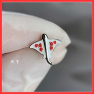 🐟 G23 Titanium Stingray Labret Stud – Unique Crystal Piercing Jewelry