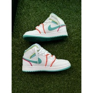 Preloved Nike Air Jordan 1 Multi Knit Mid UK3.5 (GS)