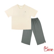 B'me ชุดเซ็ตรูปแบบเสื้อแขนสั้นคอกลม พร้อมกางเกง4ส่วน รุ่น ME8819 มี 3 สี สีฟ้า สีม่วง สีครีม