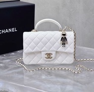 CHANEL 22P 小獅子白色手柄Mini CF 20 羊皮 | 金扣  99新Fullset 有單 芯片款 💰28000