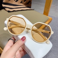 Fashionable Classic Style Anti-UV400 Round Frame Sunglasses for Women MM. cool. Do not classify glas