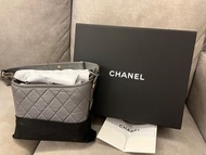 100%新購自海港城 Chanel 22 Gabrielle Bag 20cm 灰色。齊單塵袋晶片卡紙袋