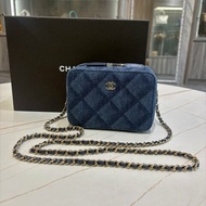 CHANEL丹寧菱格紋拉鍊mini相機鏈包（芯片款）