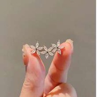 1pc High-End Floral Women's Brooch Pin, Small Decorative Pin For Clothing, Niche Anti-Exposure Buckl