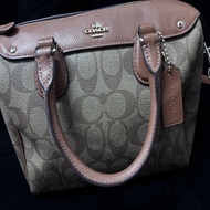 Coach 波士頓包