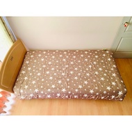 Picnic Mattress Or Topper Size 4.5-5 Feet Earth Tone Brown Star Pattern (New Condition) Used In Good