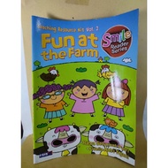 Teaching Resource kit vol. 2 Fun at the farm Smile Reader Series . t801