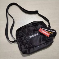 新款Supreme提花刺繡單肩斜挎包 休閒運動小包 高顏值潮牌包袋