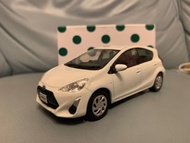 1:30 Toyota Aqua Prius C  尾期金屬 豐田原廠 色辦車 白色
