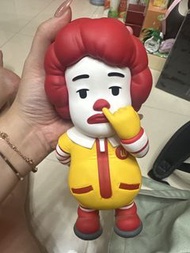 Mighty Jaxx 合作推出的 Picky Eaters: The Clown 撩鼻屎麥當勞叔叔