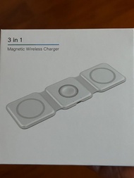 摺疊式 MagSafe Charger 15W 快速無線充電適用于IPhone AirPods Iwatch 三合一無線充电器 充電座  3-in- 1 magnetic wireless charger