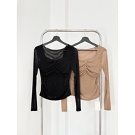 INFINITY : Vivy Top (Vivy) Long-Sleeved Shirt With A Square Neck Design That Helps The Look Slim.