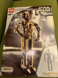 LEGO Technic 系列的星際大戰 C-3PO（產品編號：8007）系列主題：Technic / Star Wars (星際大戰)發售年份：2001 年（已絕版）零件總數：341 片適合年齡：9