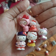 MERAH Sanrio Hello Kitty figure pink cat clothes, Hello Kitty red dress etc.