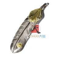 จี้ขนนกสีทองลายจุดเล็กๆของ Goros สะพานสูงทำมือเงอะงะเงินแท้925สำหรับผู้ชายและผู้หญิง goros