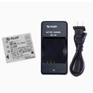 CCD Camera DMC-FX2 FX7 Battery CGA-S004+Charger DMW-BCB7