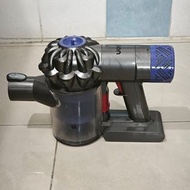 Dyson V6系列 吸塵機 ⭐⭐淨主機頭（B頭）已深層清潔，塵蟎吸頭，電池100%可以使用  先看內容