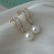 Royal Dance Pearly Dolly pearl earrings with many stones, luxurious drop shape Akoya pearls