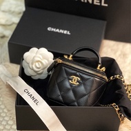 Chanel 提把小盒子