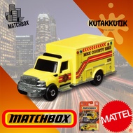 Matchbox Ambulance Car International Workstar Ambulance Yellow MBX Country EMS