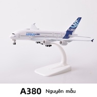 A380China Southern Airlines Airplane Model with C919 Alloy Simulation Wheels Cheek Toy Ornaments
