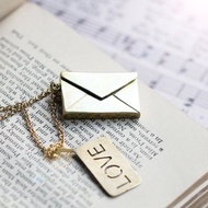 項鍊，愛的信封