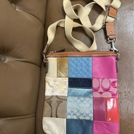 Coach粉紅格子小斜肩背包，美國帶回！