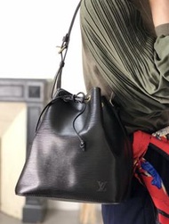 閒置品-LV 黑色vintage 水波紋水桶包   LV防塵袋 (價錢有議可小議)