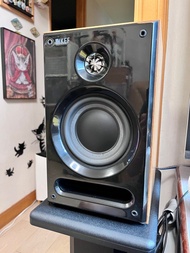 KEF C3 喇叭一對，無面罩，還在用。