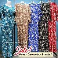 DRESS GEOMETRY PRINTED IRONLESS- PLEATED DRESS/ DRESS MUSLIMAH