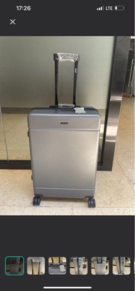 Elle 26 吋輕便行李箱；Elle 26 inch luggage 66 x 25 x 42cm