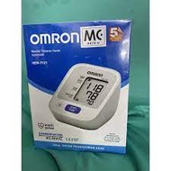 Omron Blood Pressure Monitor HEM 7121 [5 years warranty]