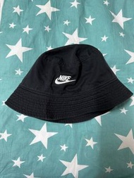 黑色Nike漁夫帽