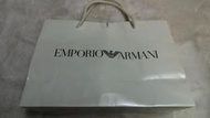 EMPORIO ARMANI 亞曼尼－米白色亮面 LOGO手提紙袋 $150