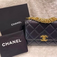Chanel 水鑽LOGO 22s 方胖子包