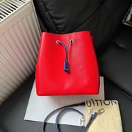 Lv 路易威登 紅色水波紋拼藍色內里 水桶包 18 年編碼+芯片共存 配件：有肩帶，塵袋