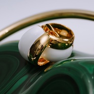 MANYYEARS Model White Swell Earrings