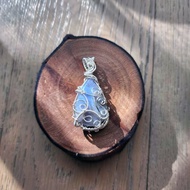 【曲水辰手作】紫方鈉石金屬線編織吊墜